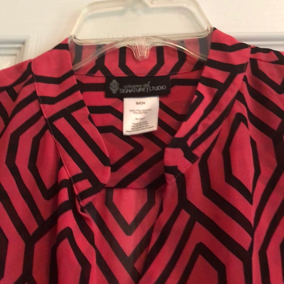 Cute top! - Picture 3 of 4